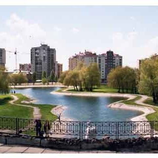 Бровари, вул.Грушевського, 15
