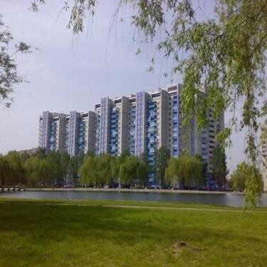 Бровари, вул.Грушевського, 7