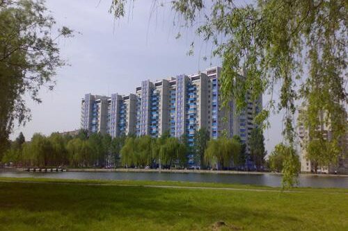 Бровари, вул.Грушевського, 7